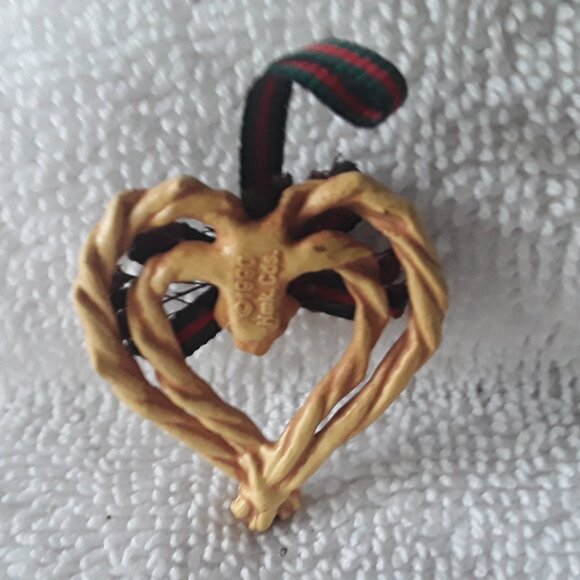 Hallmark Miniature Ornament- Country Heart, 1990, no box - Picture 2 of 2